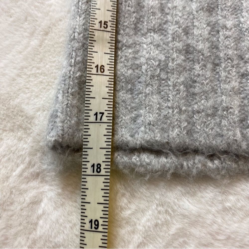 TopShop Gray Crew Neck Long Sleeve Sweater Size 2 - Picture 10 of 10
